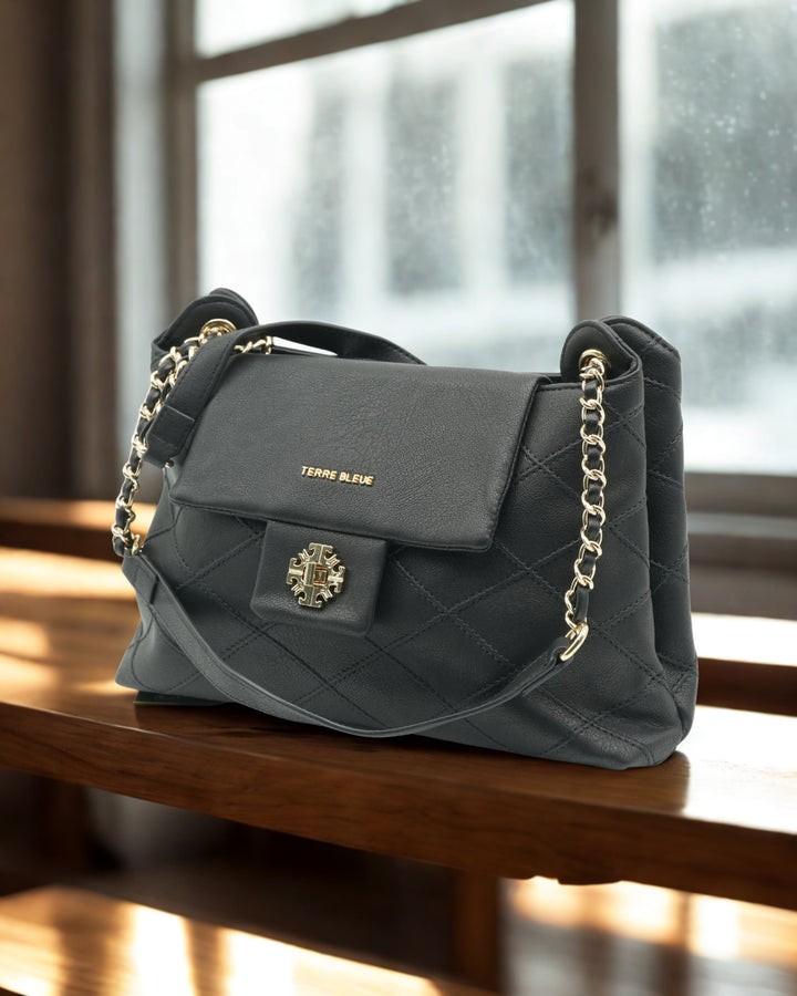 Women’s Quilted Leather Shoulder Bag with Gold Chain Straps – Elegant Designer-Inspired Handbag for Work & Evening